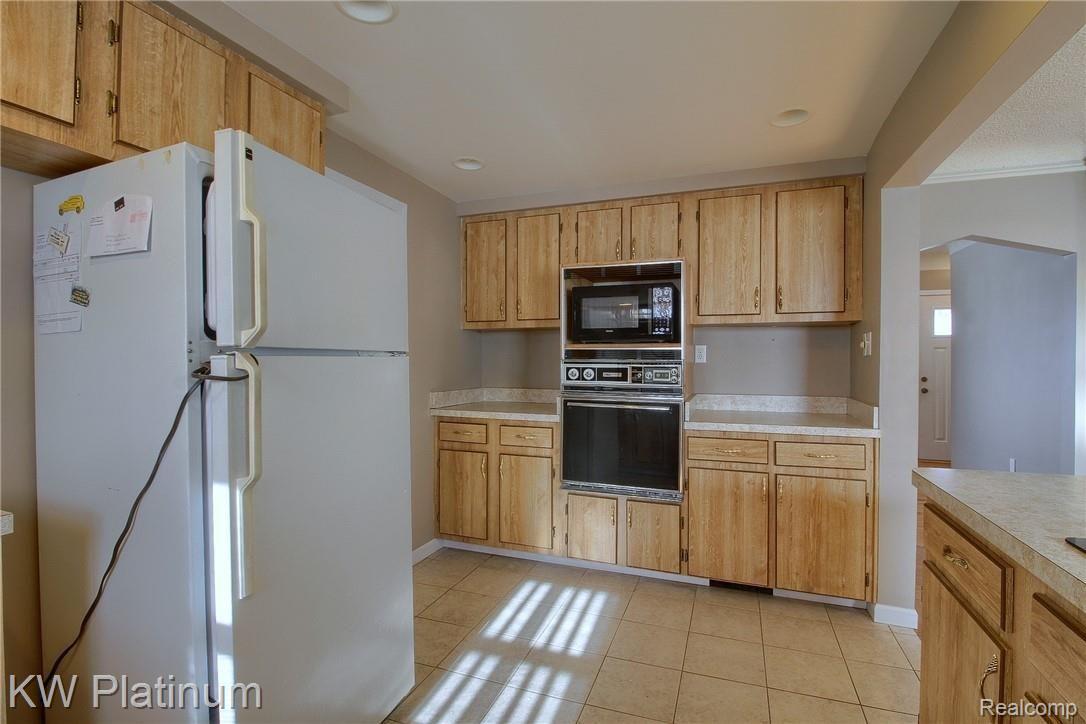 3470 Galbraith Line Road Yale, MI 48097 - Photo 10 of 34 10-Kitchen 3rd View.jpg