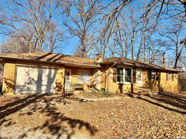 $180,000 | 421 Jeff Road, Centralia, IL 62801