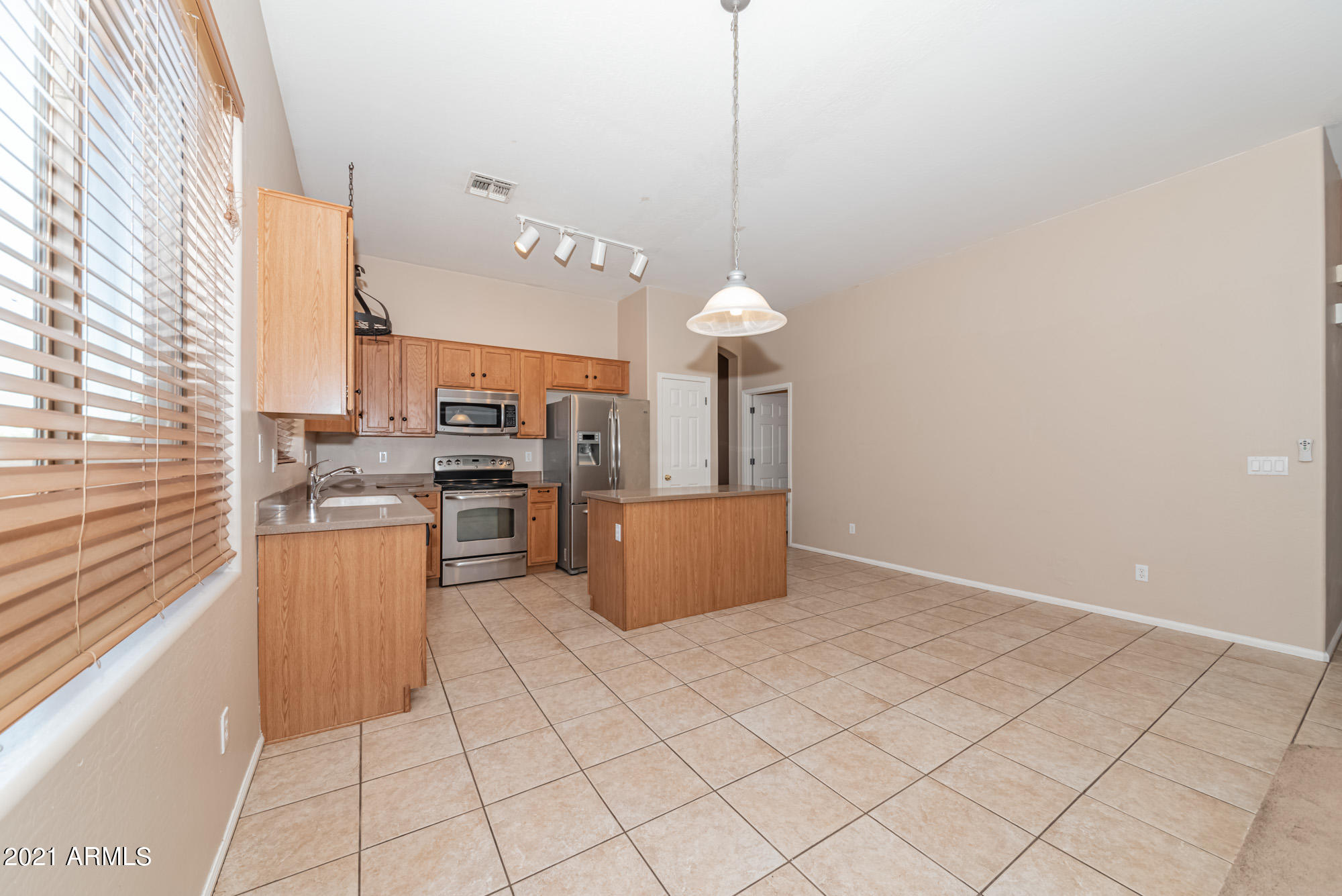 21618 Greenway Road Maricopa, AZ 85138 - Photo 20 of 44 21618 N Greenway Rd-14