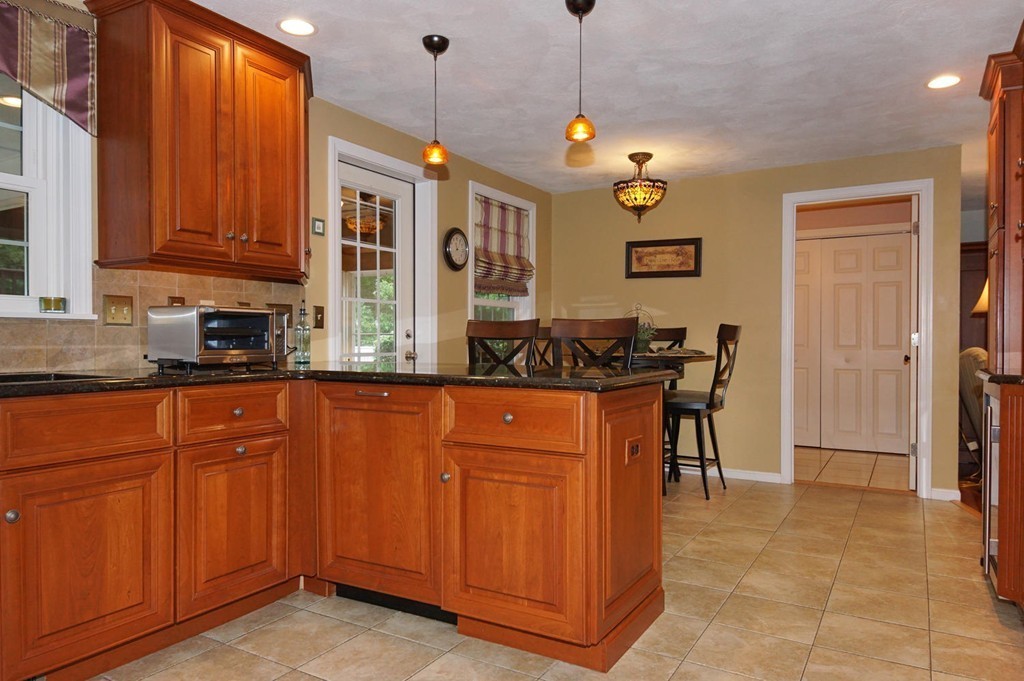 9 Virginia Road Tyngsborough, MA 01879 - Photo 5 of 30