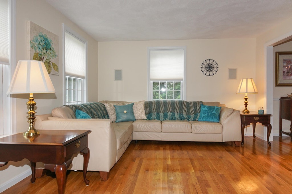 9 Virginia Road Tyngsborough, MA 01879 - Photo 8 of 30