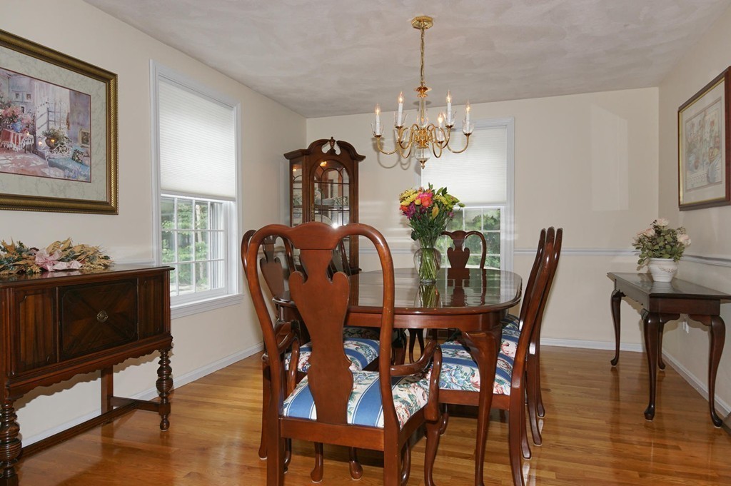 9 Virginia Road Tyngsborough, MA 01879 - Photo 10 of 30