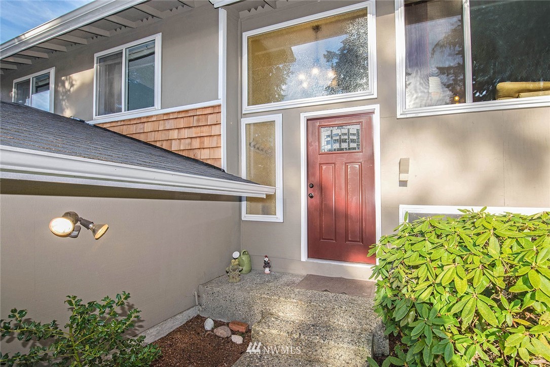 2621 169th Street Southeast Bothell, WA 98012 - Photo 3 of 24 Gallery Image 3