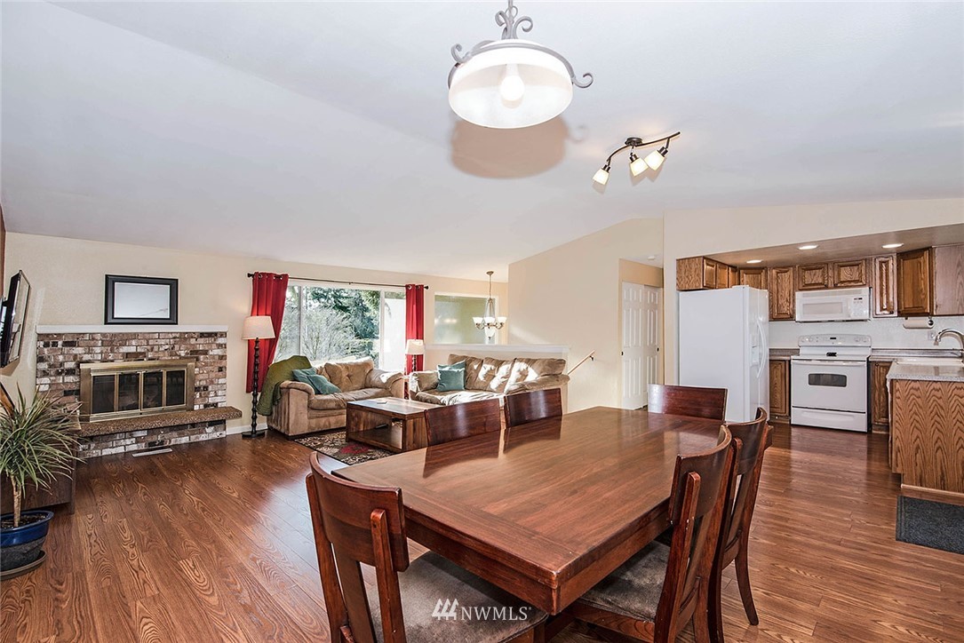 2621 169th Street Southeast Bothell, WA 98012 - Photo 5 of 24 Gallery Image 5