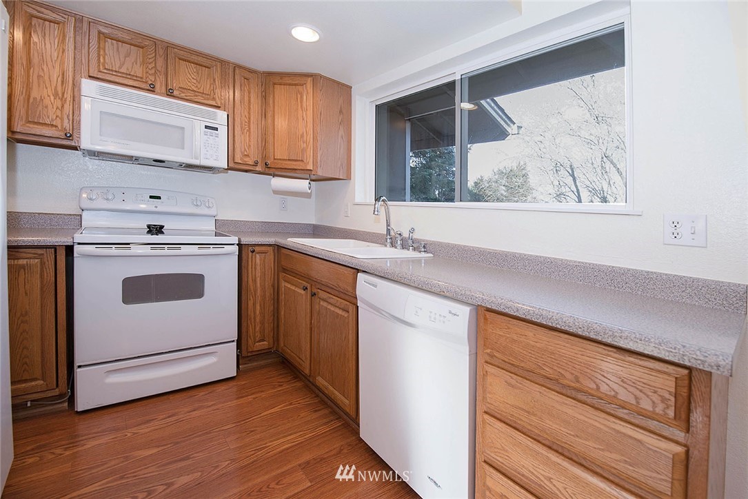 2621 169th Street Southeast Bothell, WA 98012 - Photo 8 of 24 Gallery Image 8