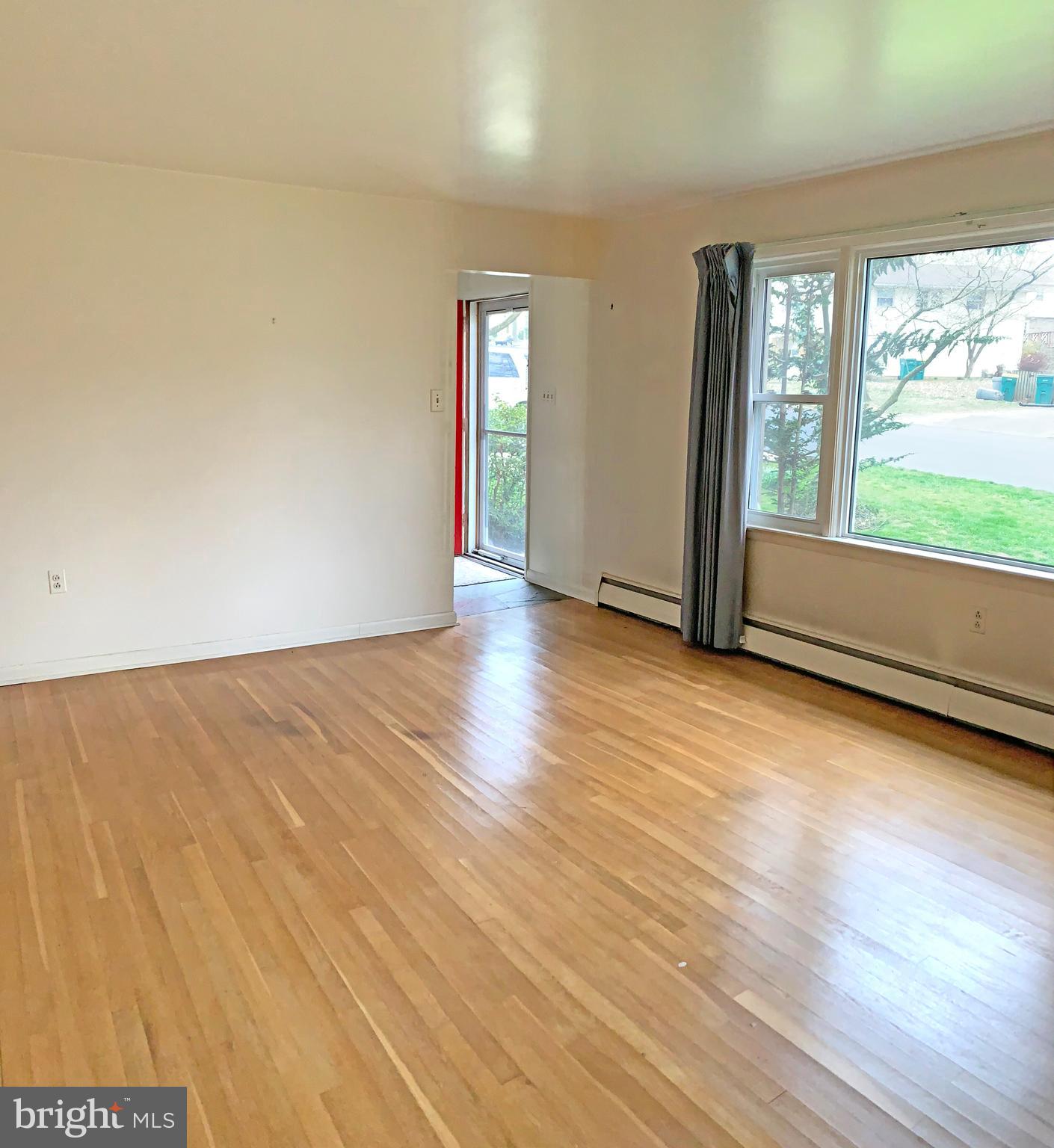 44 Gale Road Camp Hill, PA 17011 - Photo 16 of 40 Living Room