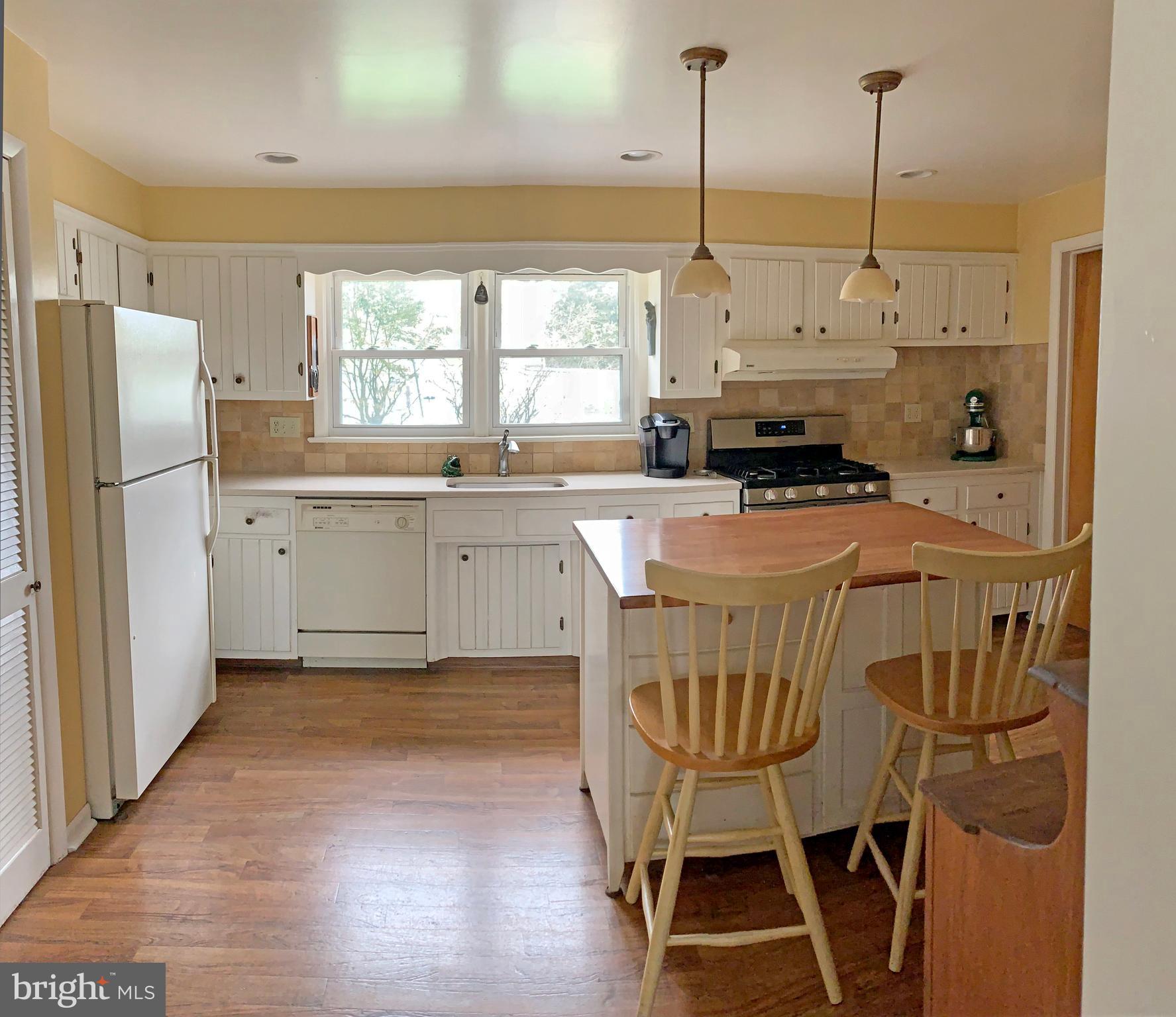 44 Gale Road Camp Hill, PA 17011 - Photo 3 of 40 Kitchen