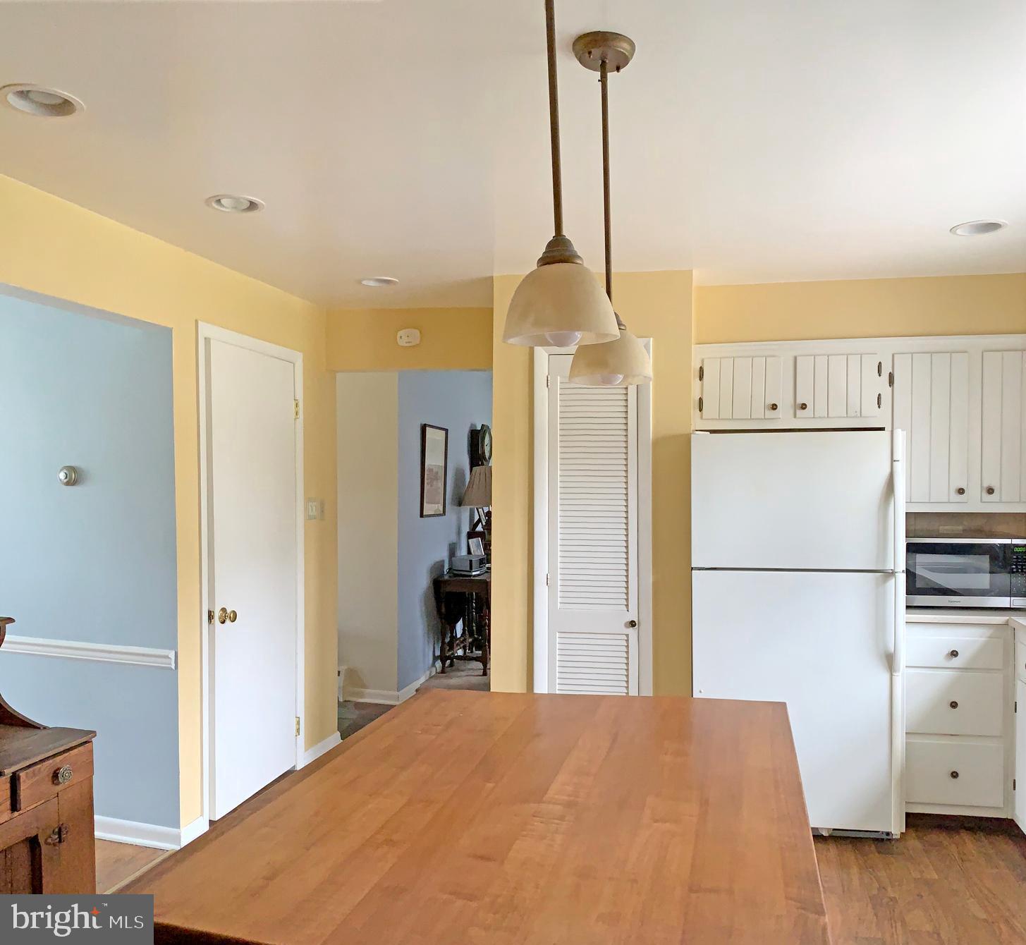44 Gale Road Camp Hill, PA 17011 - Photo 4 of 40 Kitchen