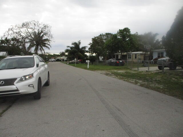 551 Wilkinson Road Lake Worth, FL 33462 - Photo 3 of 13 IMG_6553