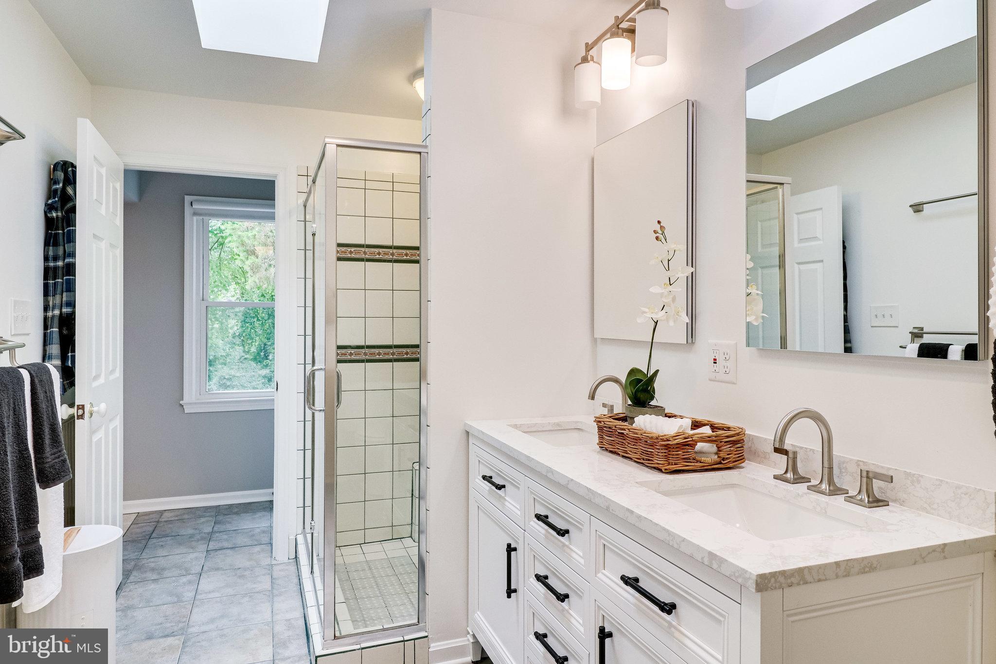 5260 O'Faly Road Fairfax, VA 22030 - Photo 38 of 96 Dual Vanity sinks
