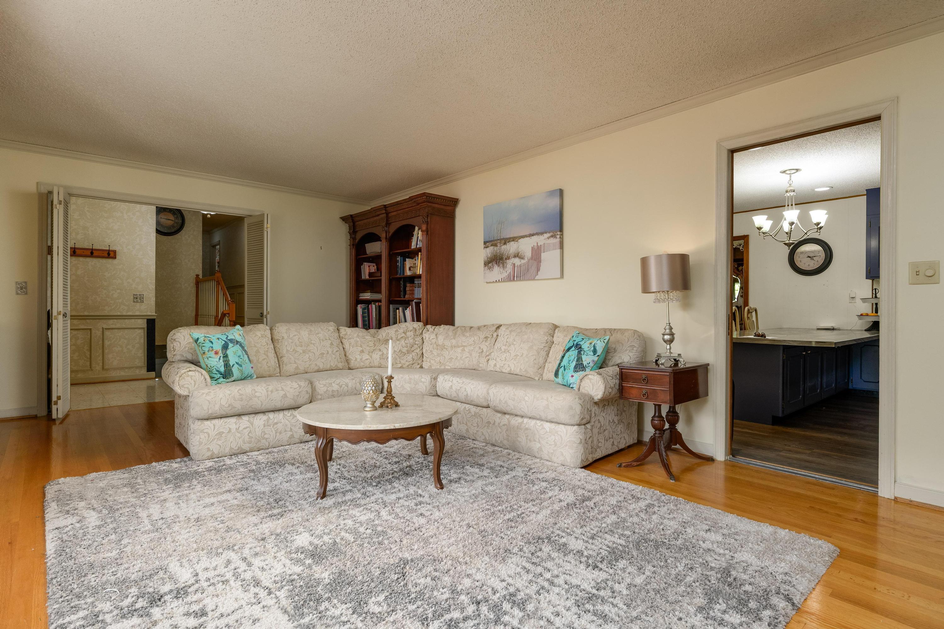7007 Genoa Drive Chattanooga, TN 37421 - Photo 11 of 39 Living Room