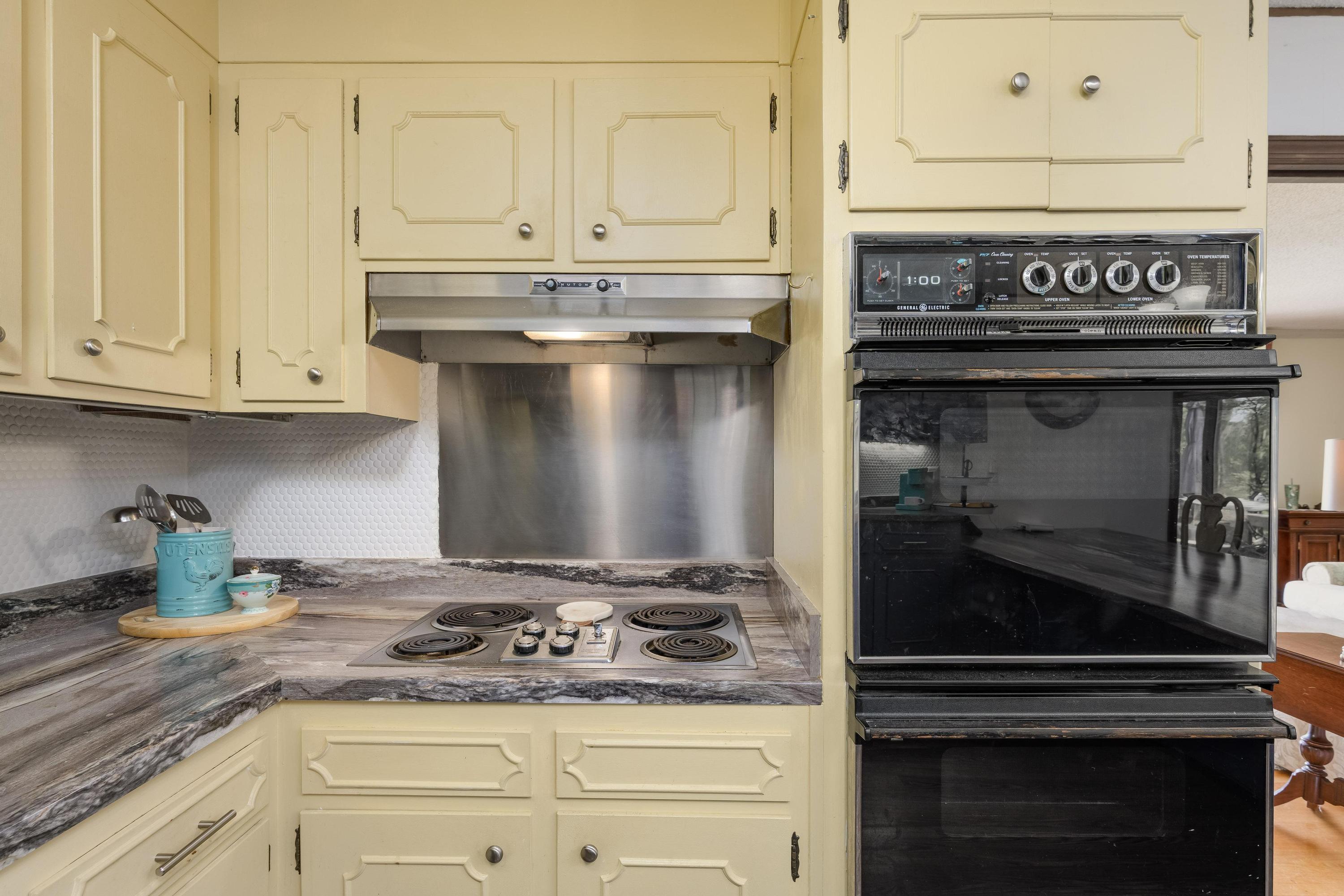 7007 Genoa Drive Chattanooga, TN 37421 - Photo 18 of 39 Kitchen