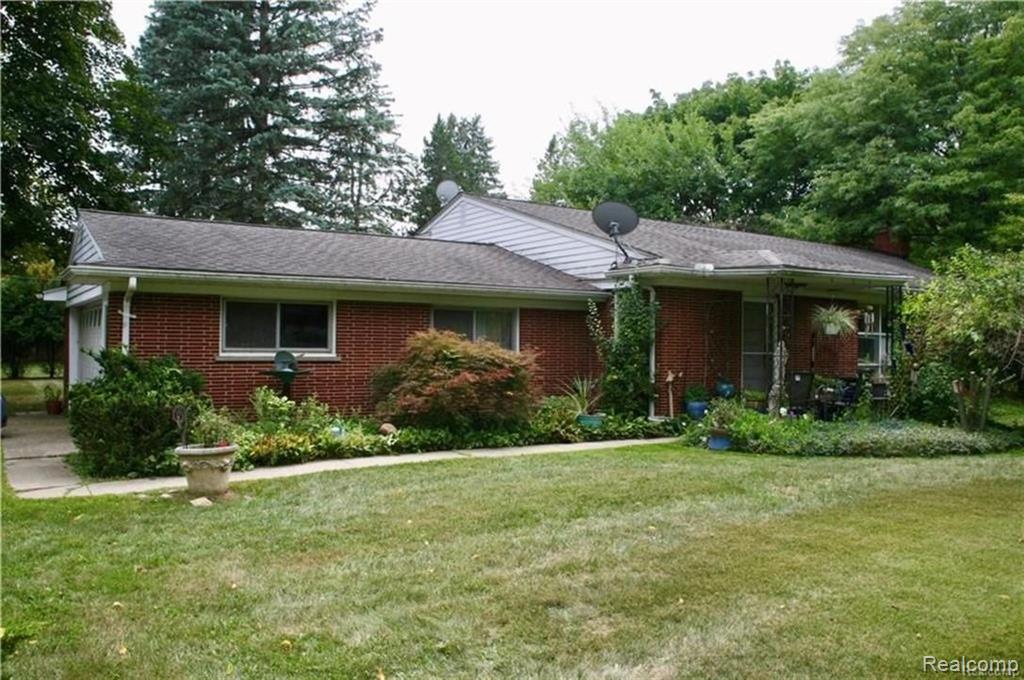 385 Apple Hill Lane Rochester Hills, MI 48306 - Photo 3 of 32