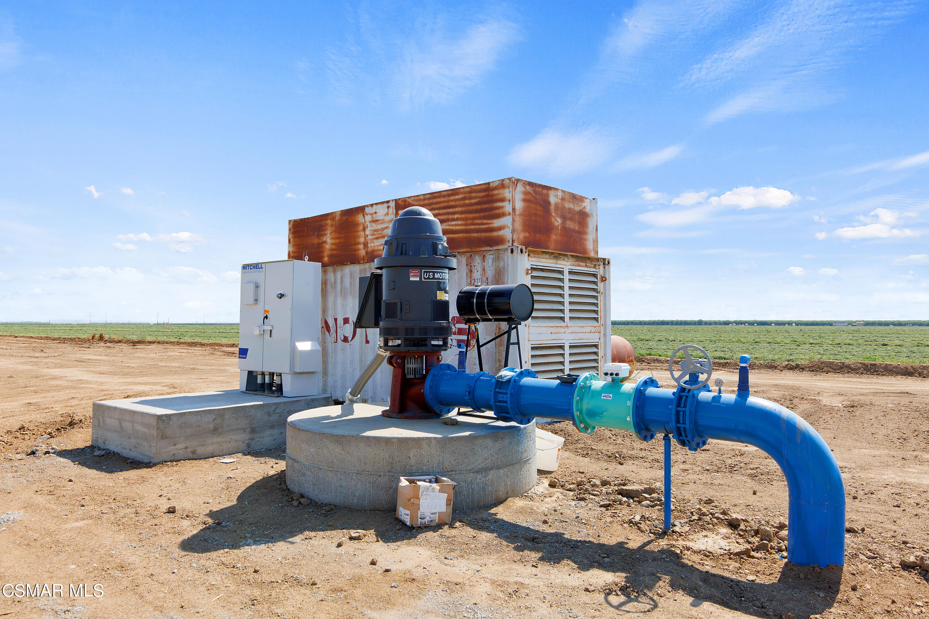 Millux Road Arvin, CA 93203 - Photo 6 of 10 a water fountain in the middle of a city