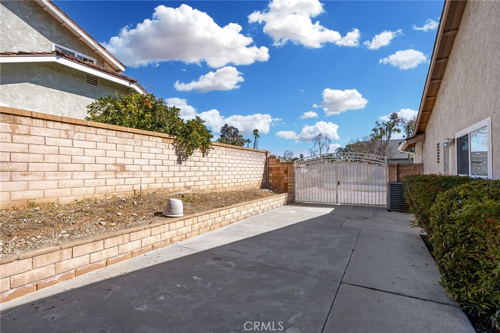 1869 Sugarloaf Avenue Upland, CA 91784 - Photo 33 of 41 a view of a backyard