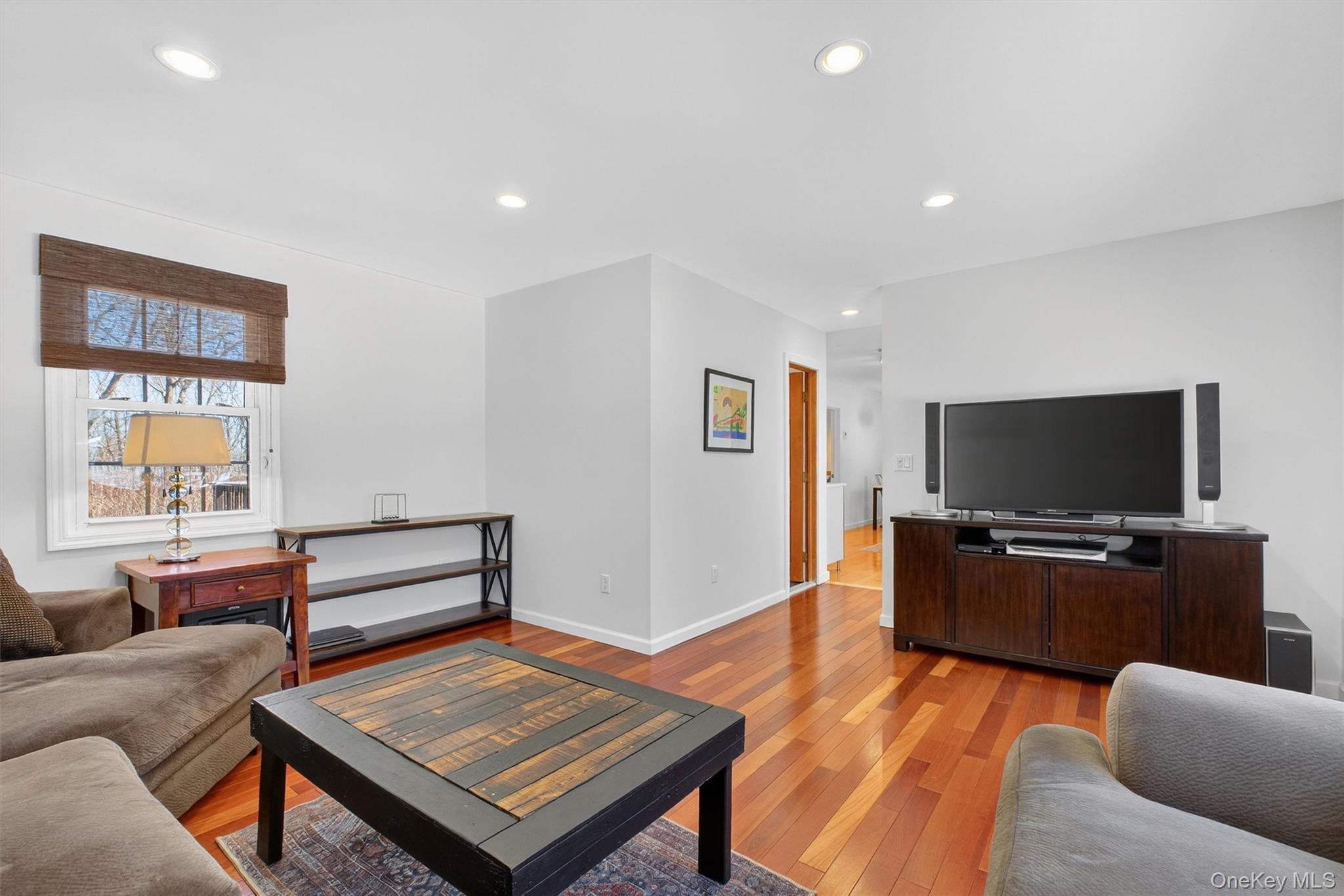 208 Ressique Road Carmel, NY 10512 - Photo 20 of 40 Designer woven shades, beautiful lighting/flooring