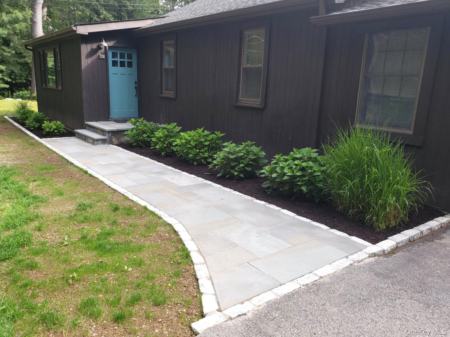 208 Ressique Road Carmel, NY 10512 - Photo 6 of 40 Bluestone walkway w/Belgian block border