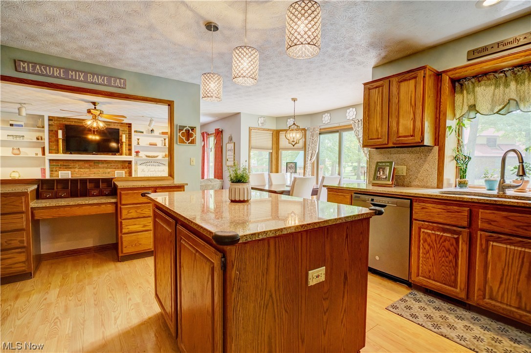 4622 Pinewood Path Akron, OH 44321 - Photo 6 of 35 Gallery Image 6