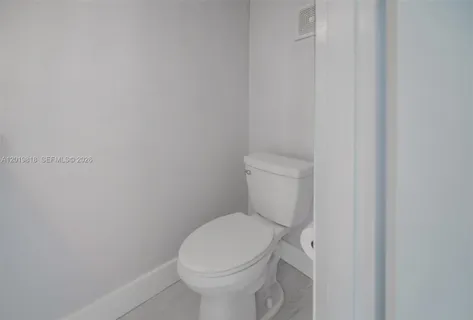 $298,000 | 17800 Atlantic Boulevard, Unit PH9, Sunny Isles Beach, FL 33160