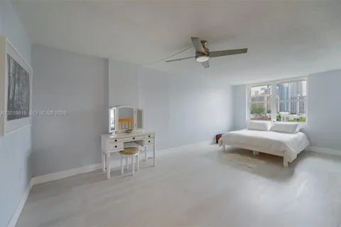 $298,000 | 17800 Atlantic Boulevard, Unit PH9, Sunny Isles Beach, FL 33160
