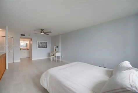 $298,000 | 17800 Atlantic Boulevard, Unit PH9, Sunny Isles Beach, FL 33160