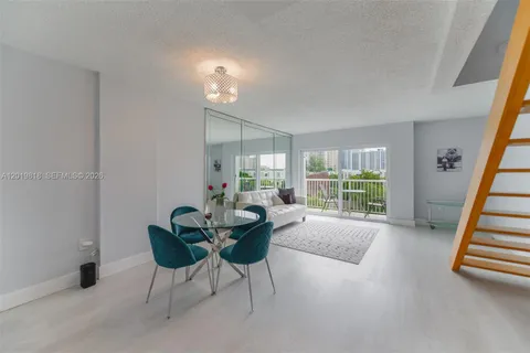$298,000 | 17800 Atlantic Boulevard, Unit PH9, Sunny Isles Beach, FL 33160