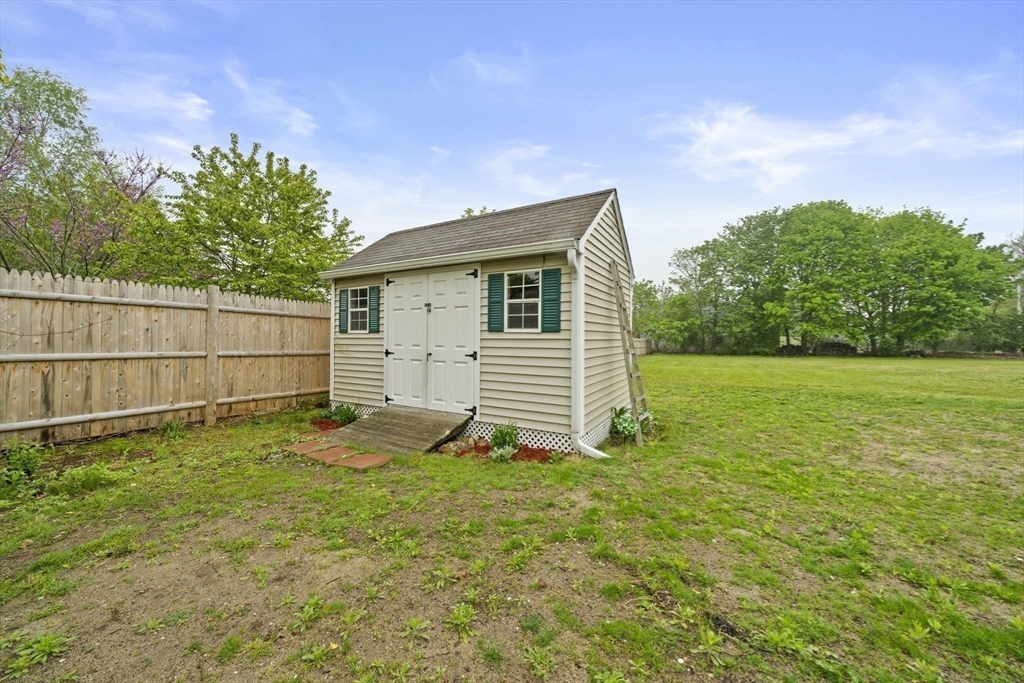 42 Old Barnstable Road Falmouth, MA 02536 - Photo 15 of 40