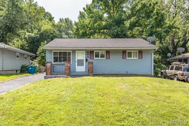 $1,640 | 104 Glen Garry Road, St. Louis, MO 63137