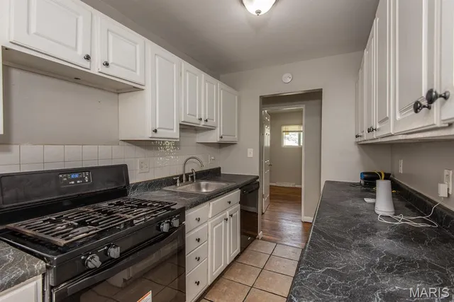 $1,640 | 104 Glen Garry Road, St. Louis, MO 63137