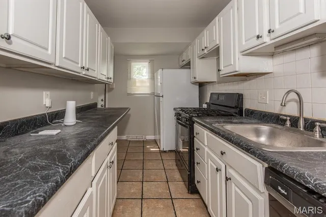 $1,640 | 104 Glen Garry Road, St. Louis, MO 63137