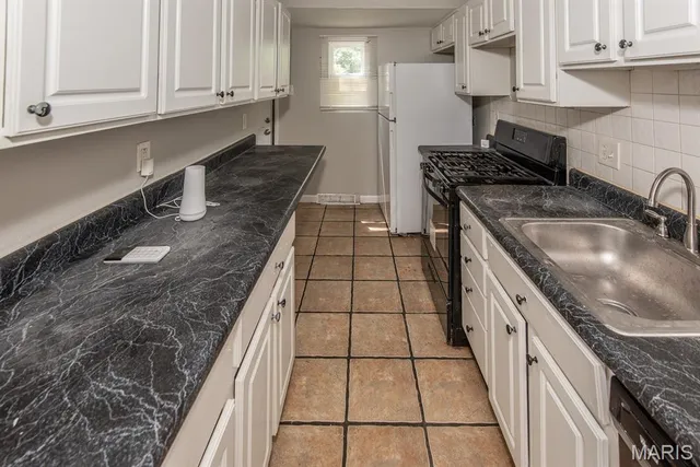 $1,640 | 104 Glen Garry Road, St. Louis, MO 63137