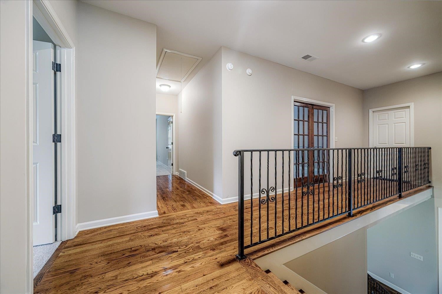4597 Whisper Spring Drive Collierville, TN 38017 - Photo 32 of 39 a view of a hallway with entryway