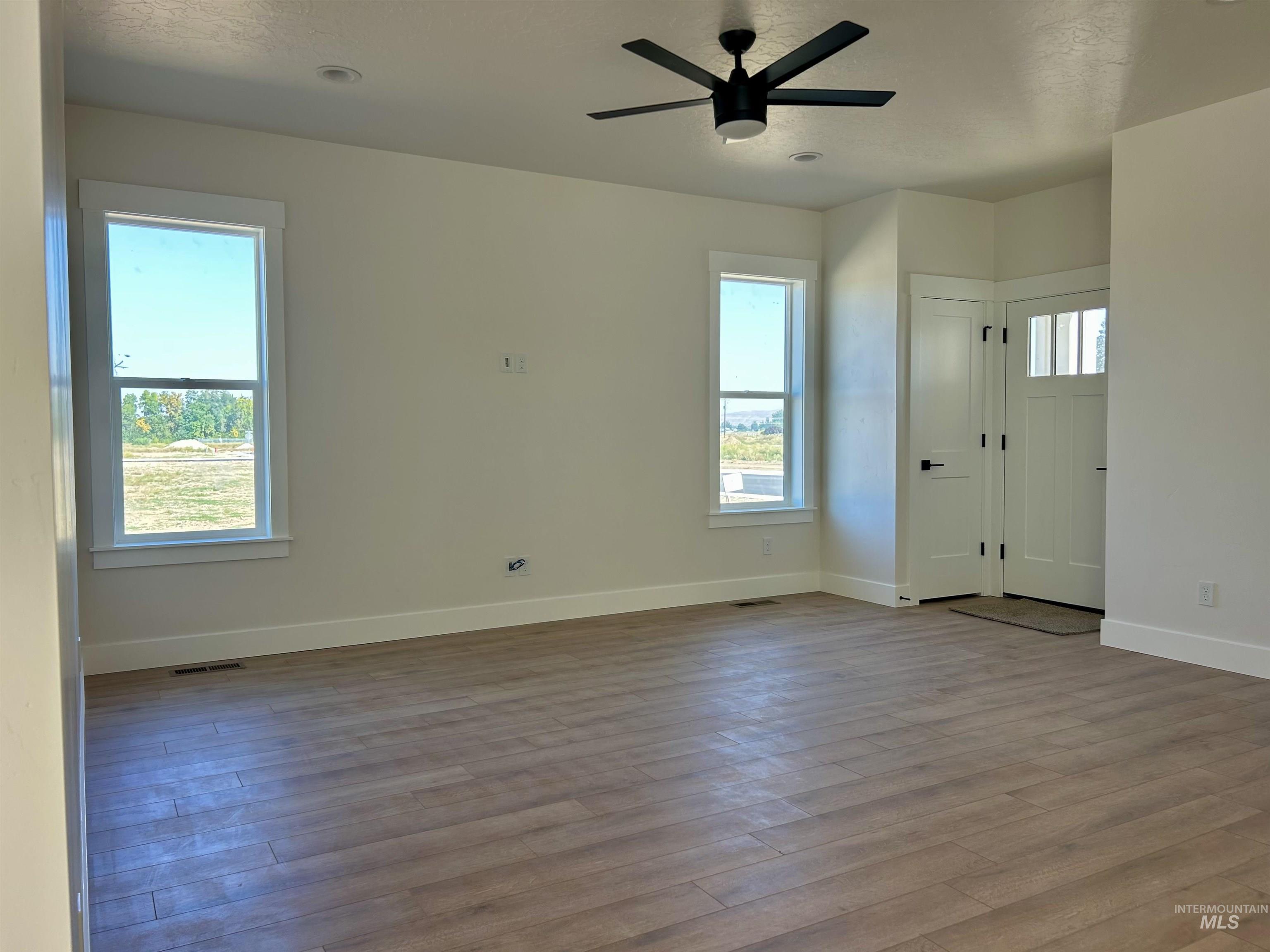 945 North 15th Street Payette, ID 83661 - Photo 2 of 18