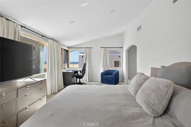 $9,000 | 19 9th Street, Hermosa Beach, CA 90254