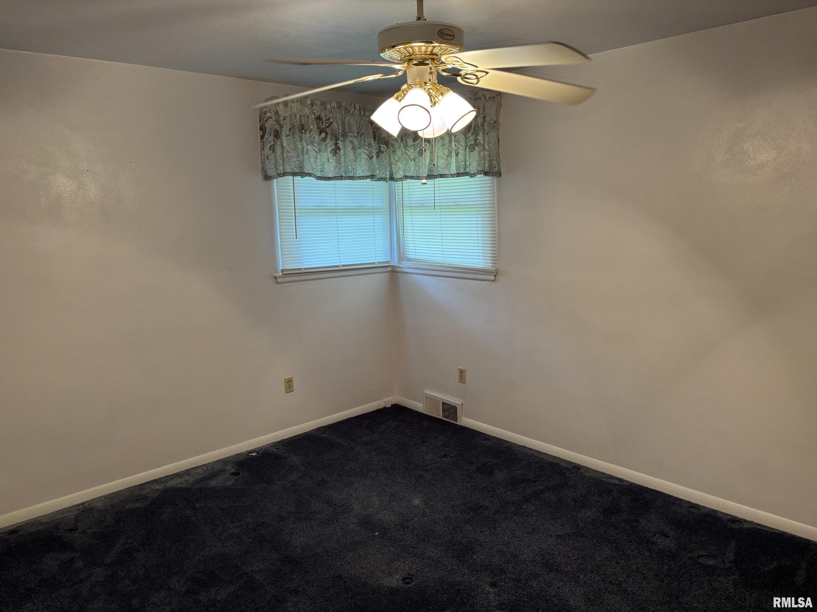 402 Sheridan Road Pekin, IL 61554 - Photo 22 of 33