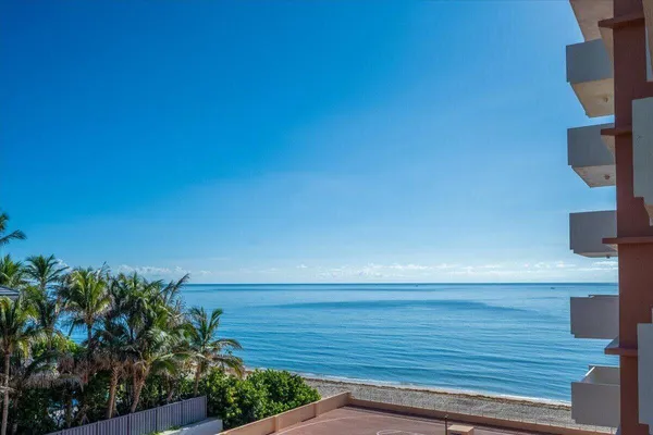 $599,999 | 4505 South Ocean Boulevard, Unit 402, Highland Beach, FL 33487
