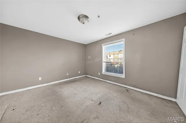 $99,900 | 660 Materdie Lane, Unit 104, Florissant, MO 63031