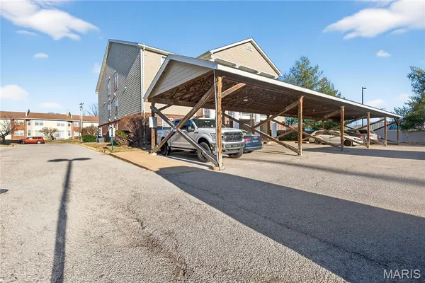 $89,900 | 660 Materdie Lane, Unit 104, Florissant, MO 63031