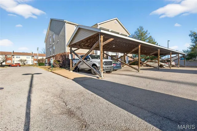 $99,900 | 660 Materdie Lane, Unit 104, Florissant, MO 63031
