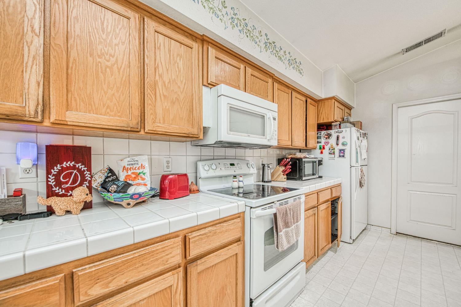 4996 West Decatur Avenue Fresno, CA 93722 - Photo 8 of 19 Gallery Image 8