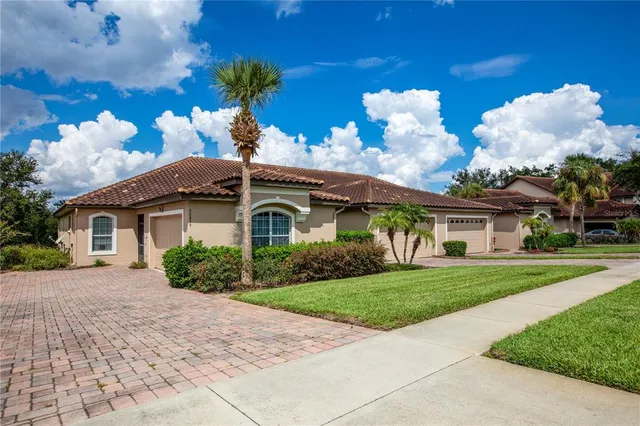 $347,400 | 26841 Bella Vista Drive, Howey-in-the-Hills, FL 34737