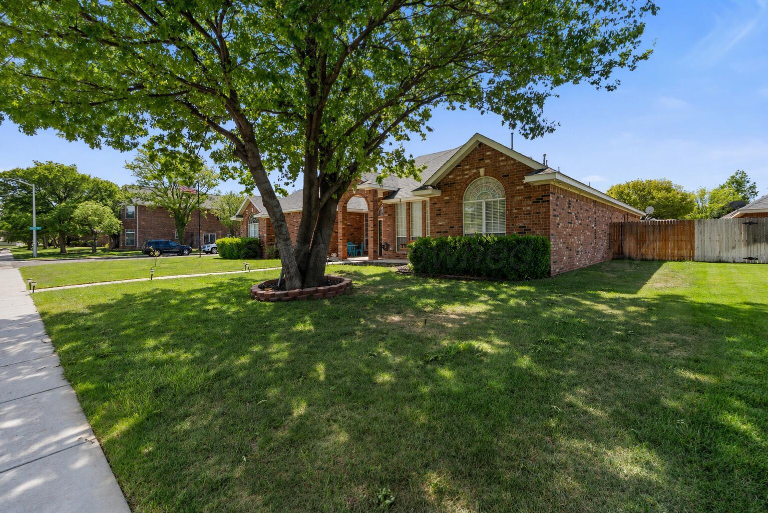 7101 Rochelle Lane Amarillo, TX 79109 - Photo 3 of 41 D2DCBC1B-6CF8-44A0-88BE-BAD6F4A90DC8