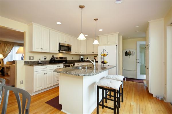 101 Spring Street Lexington, MA 02421 - Photo 4 of 13 Gallery Image 4