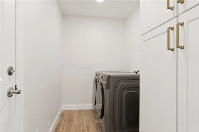 a view of walk in closet