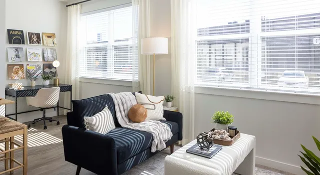 $2,707 | 1505 Oliver Street, Unit 563, Houston, TX 77007