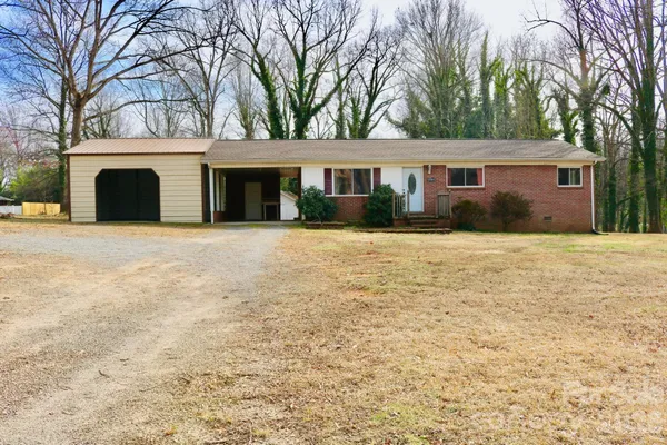 $260,000 | 2280 19th Avenue Northeast, Hickory, NC 28601