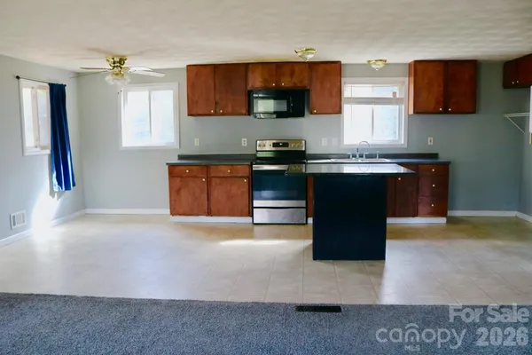 $260,000 | 2280 19th Avenue Northeast, Hickory, NC 28601