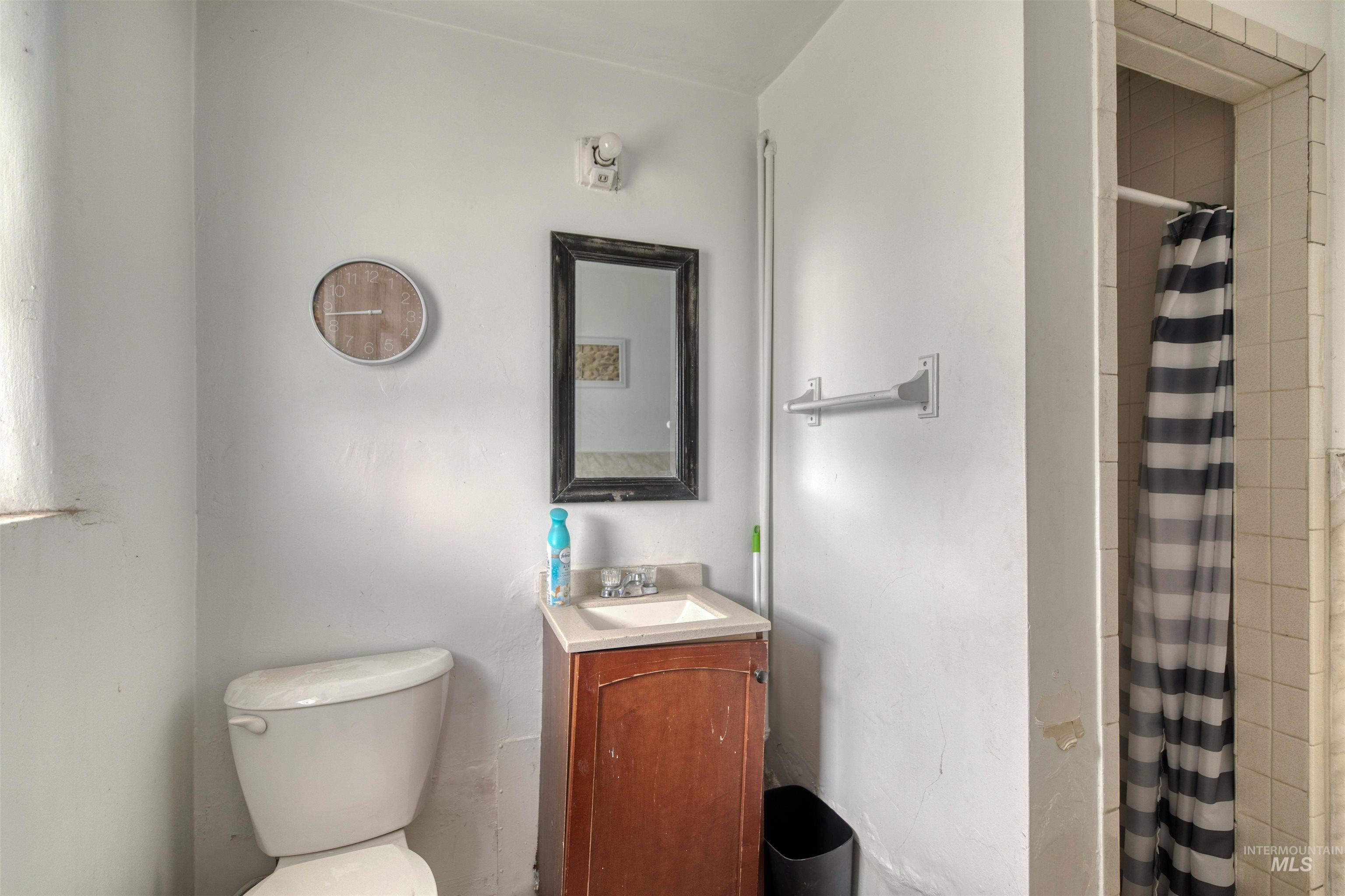 710 Emison Avenue Nyssa, OR 97913 - Photo 3 of 29