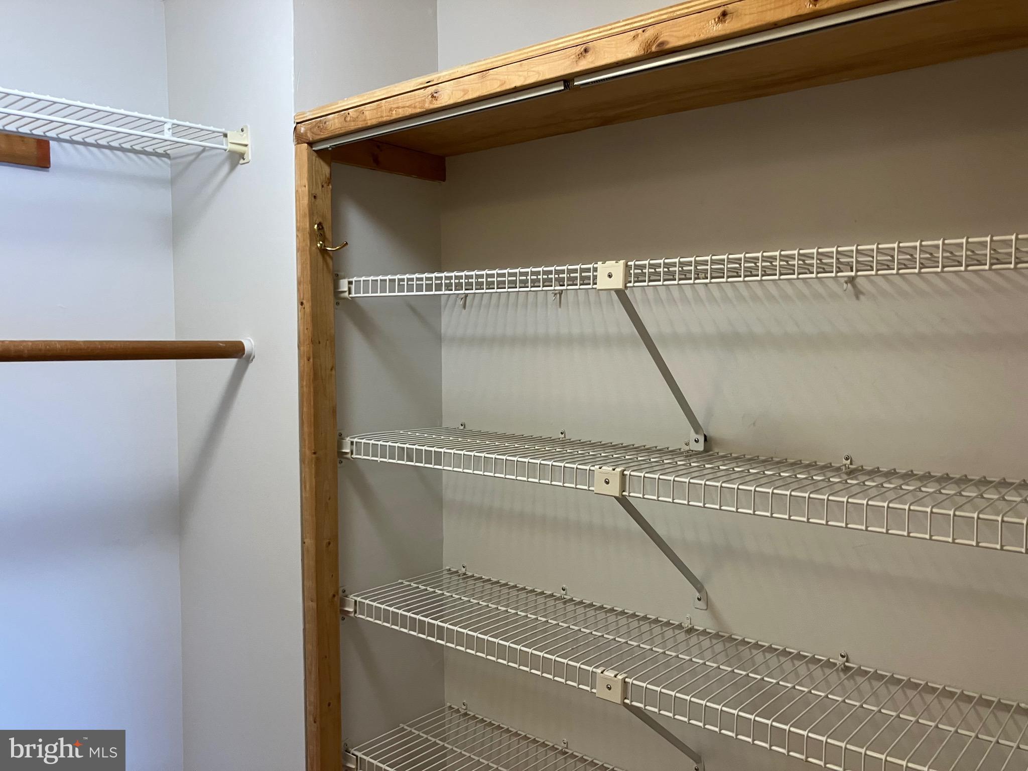 11152 Harbor Court Reston, VA 20191 - Photo 2 of 24