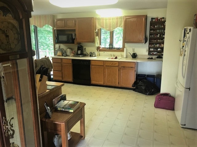 7 St James Terrace Rochester, NH 03867 - Photo 3 of 25
